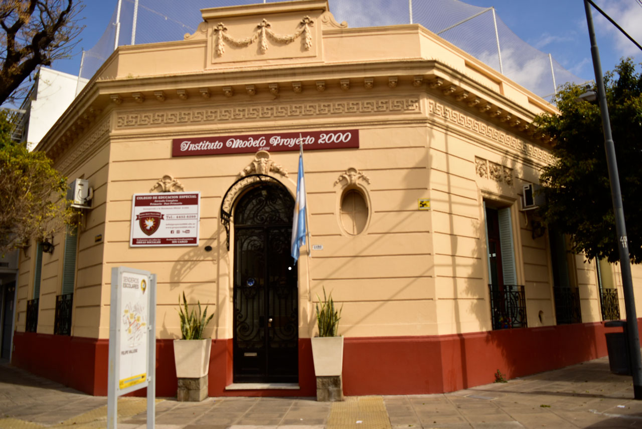 Instituto Modelo Proyecto 2000
